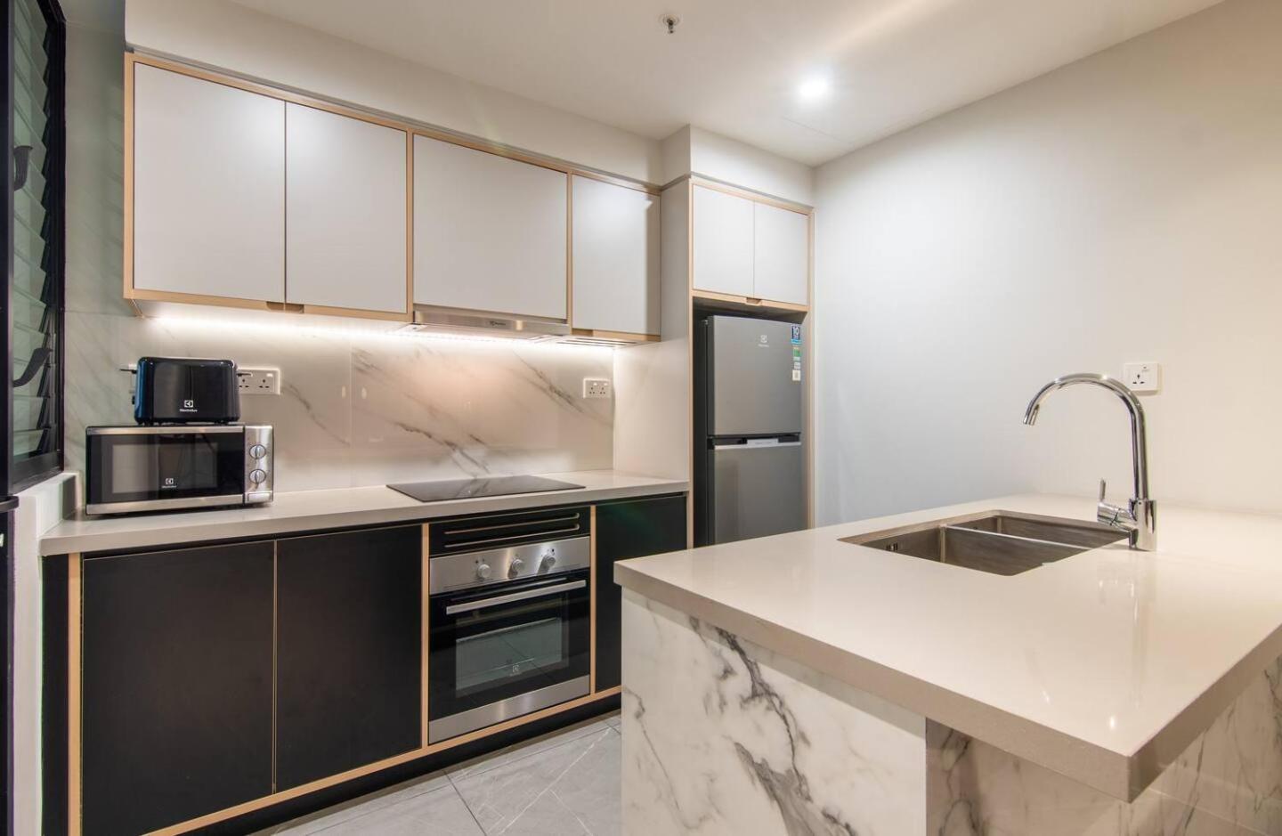 Luxury 2 Or 3Br Apartment In Dist 1 N Pool, Gym, Airport Pickup Ho Si Minh-város Kültér fotó