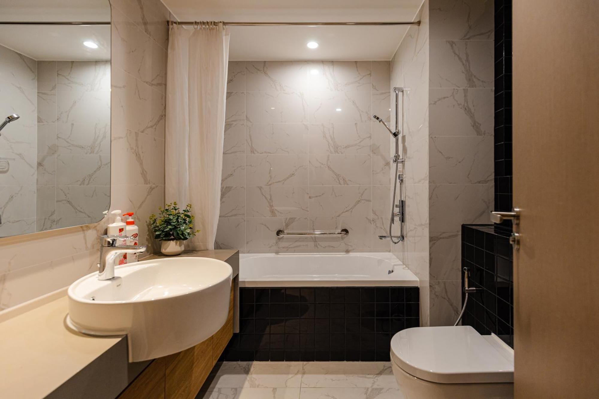 Luxury 2 Or 3Br Apartment In Dist 1 N Pool, Gym, Airport Pickup Ho Si Minh-város Kültér fotó